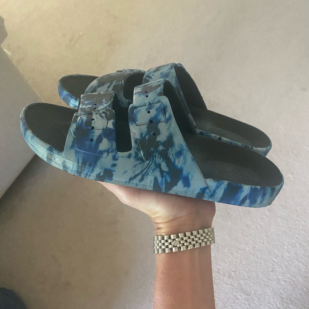 Freedom  Moses slides size 37/38